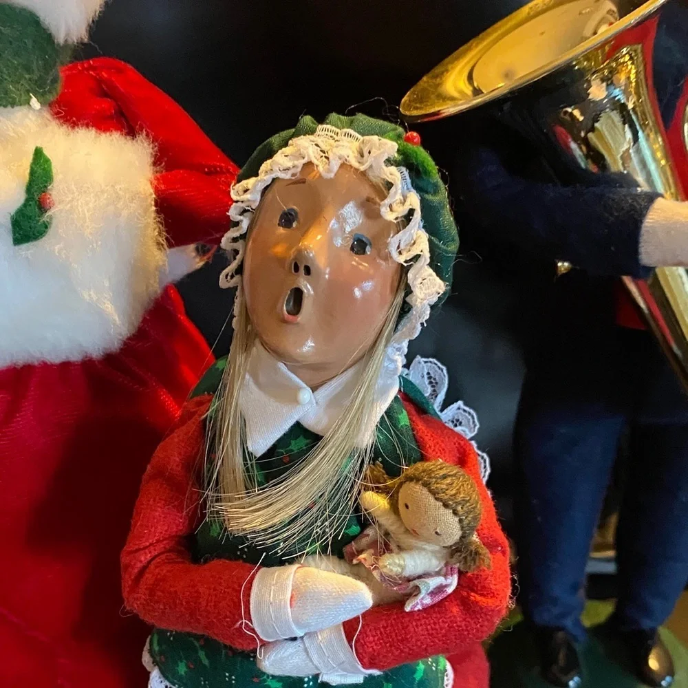 Buyers Choice Festive Caroler Figurine Set with Santa and Mrs. Claus